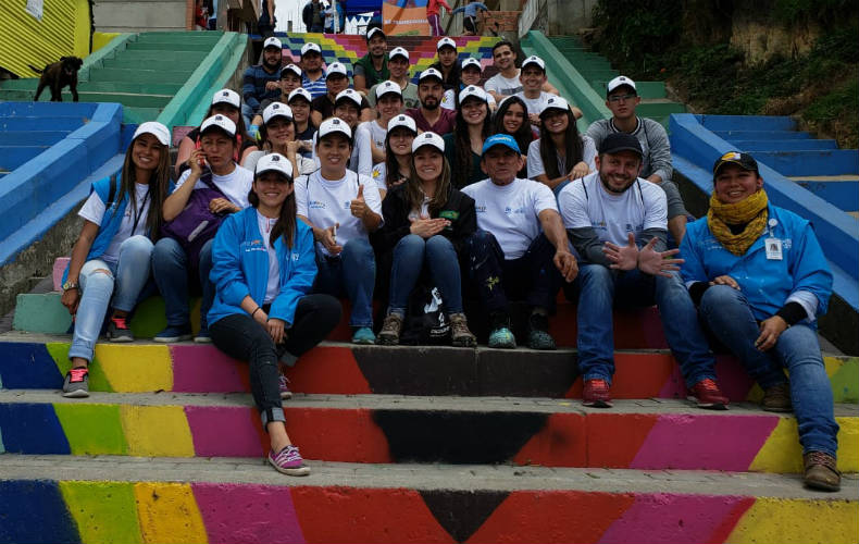 Con voluntariado, Pintuco y Constructora Bolívar le dan con color a La Mariposa en Bogotá